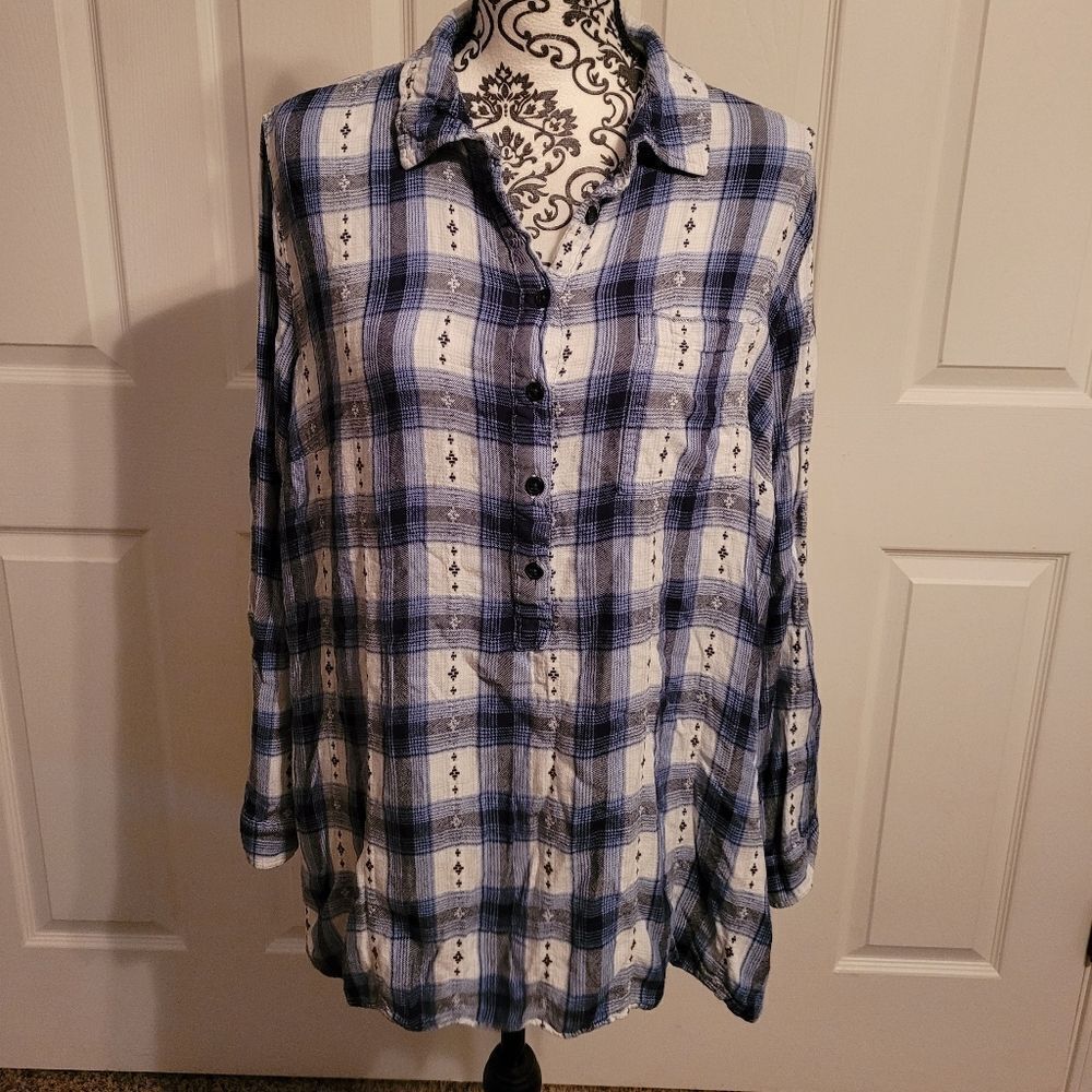Cato XL‎ woman's blue plaid long sleeve button up shirt